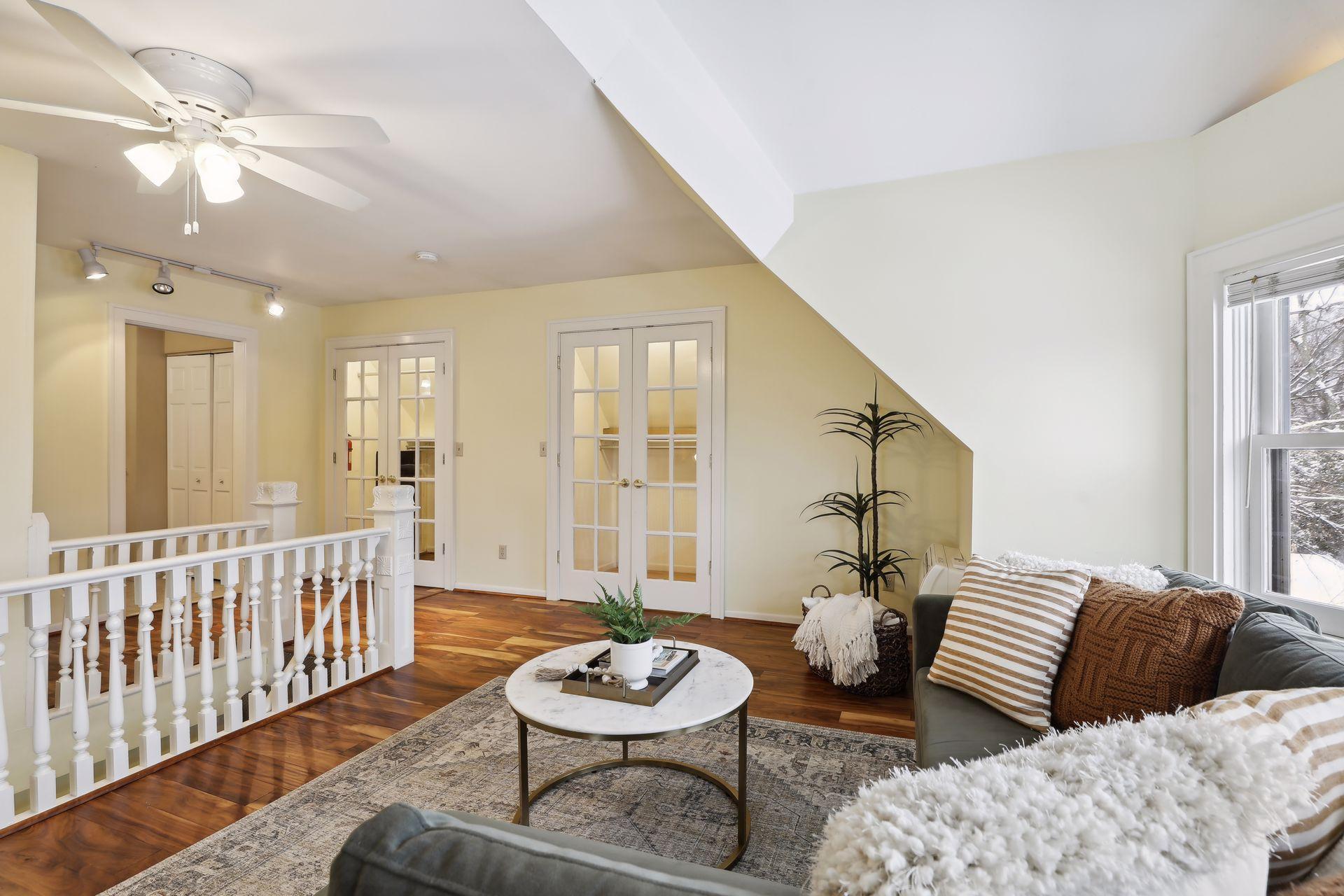 149 Grotto Street S Unit: 3