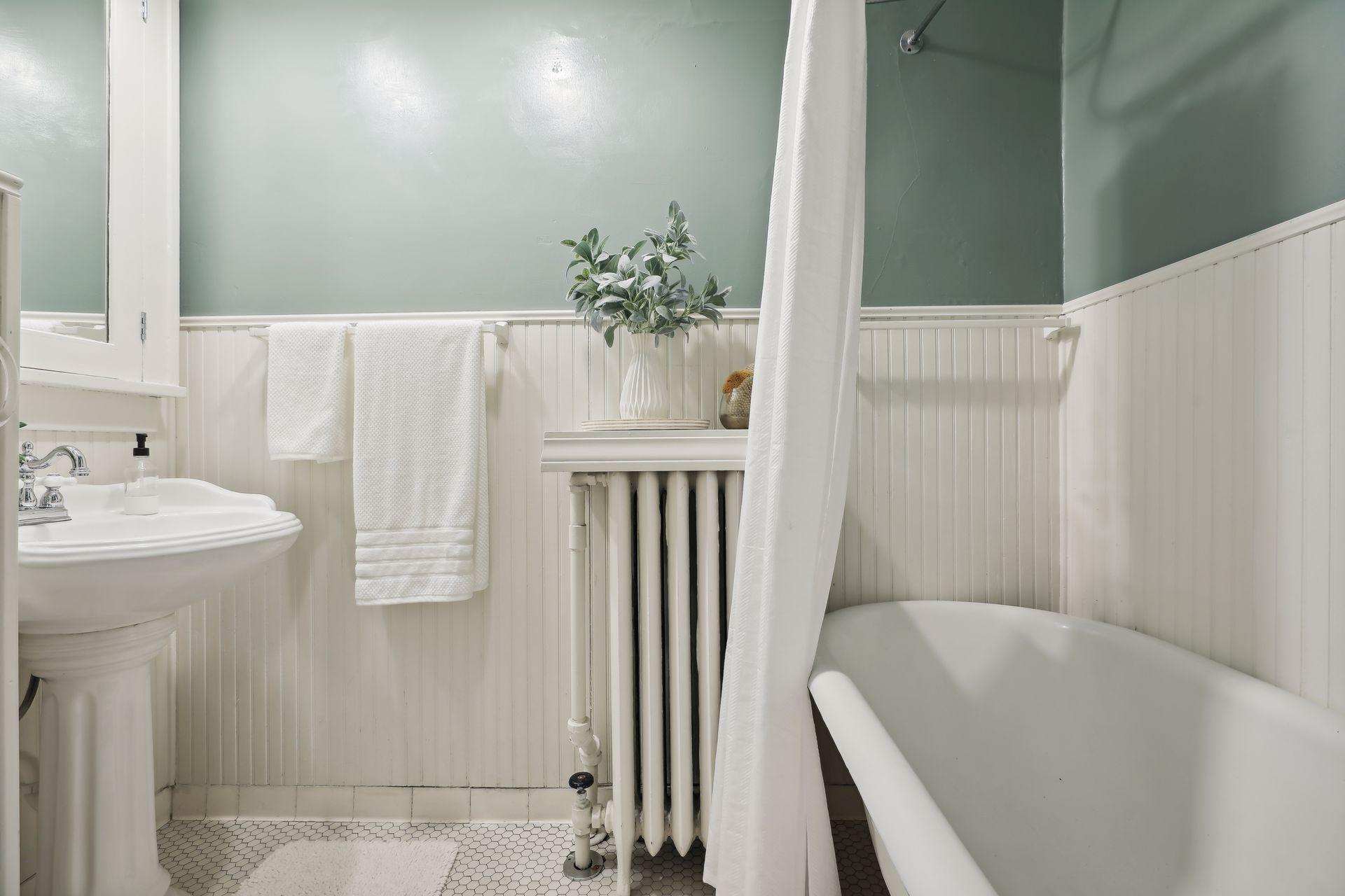 149 Grotto Street S Unit: 3