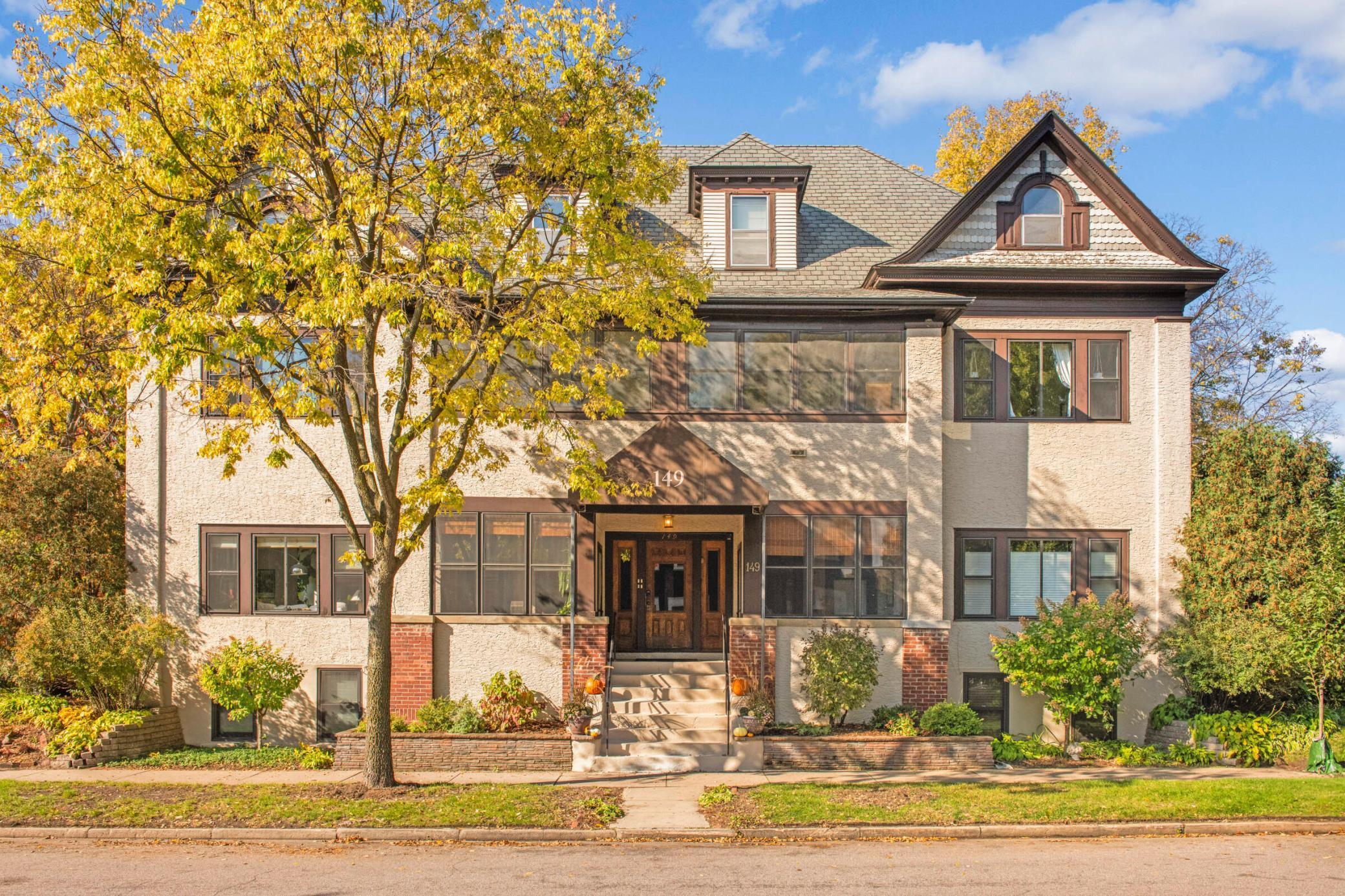 149 Grotto Street S Unit: 3