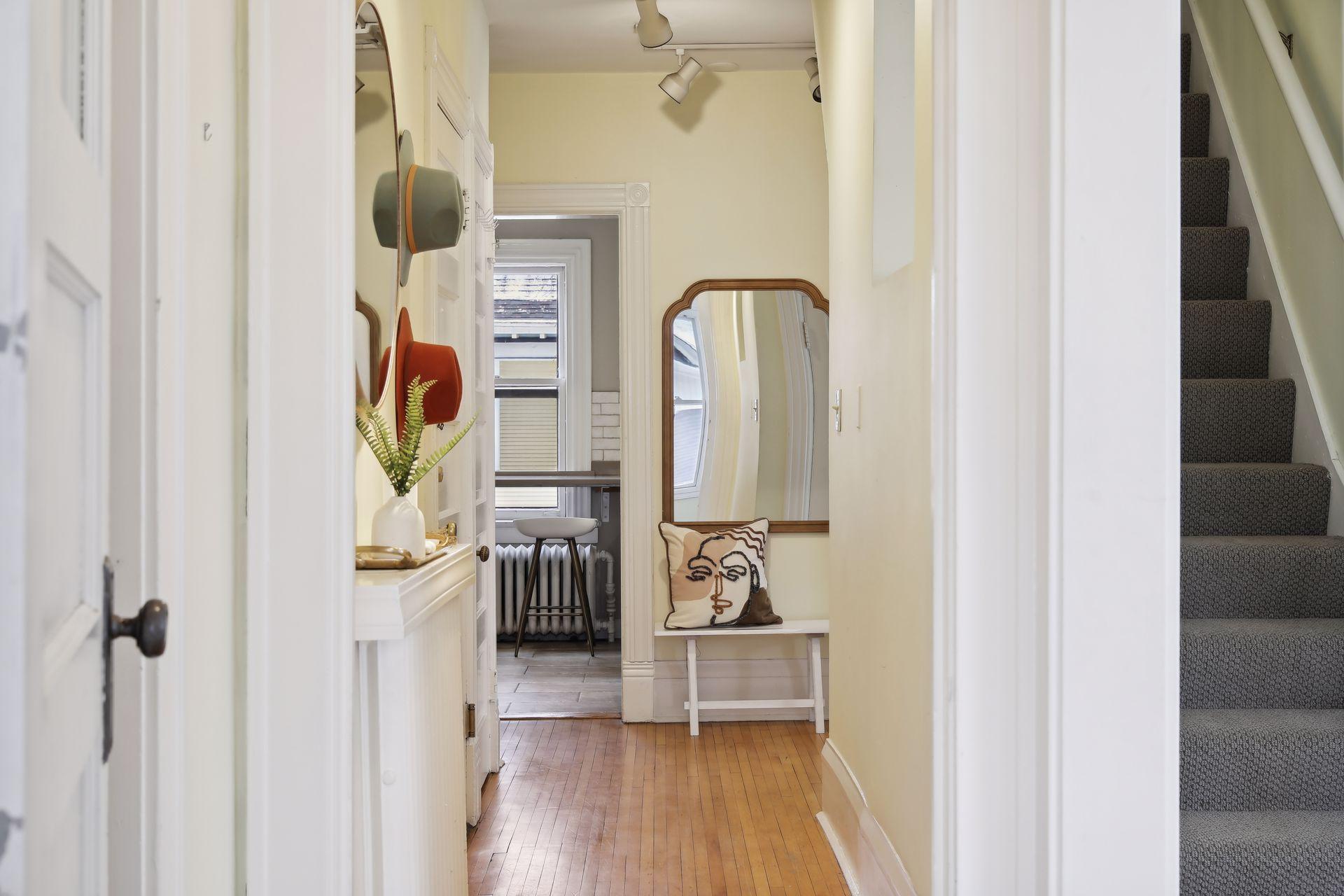 149 Grotto Street S Unit: 3