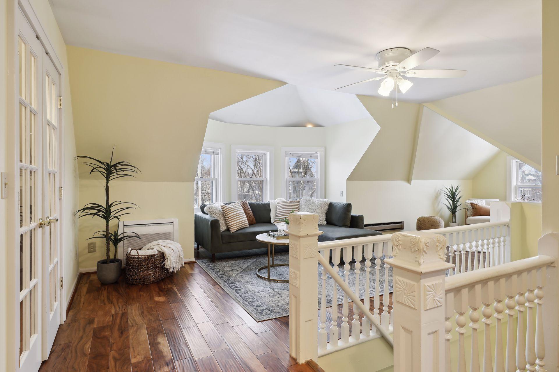 149 Grotto Street S Unit: 3