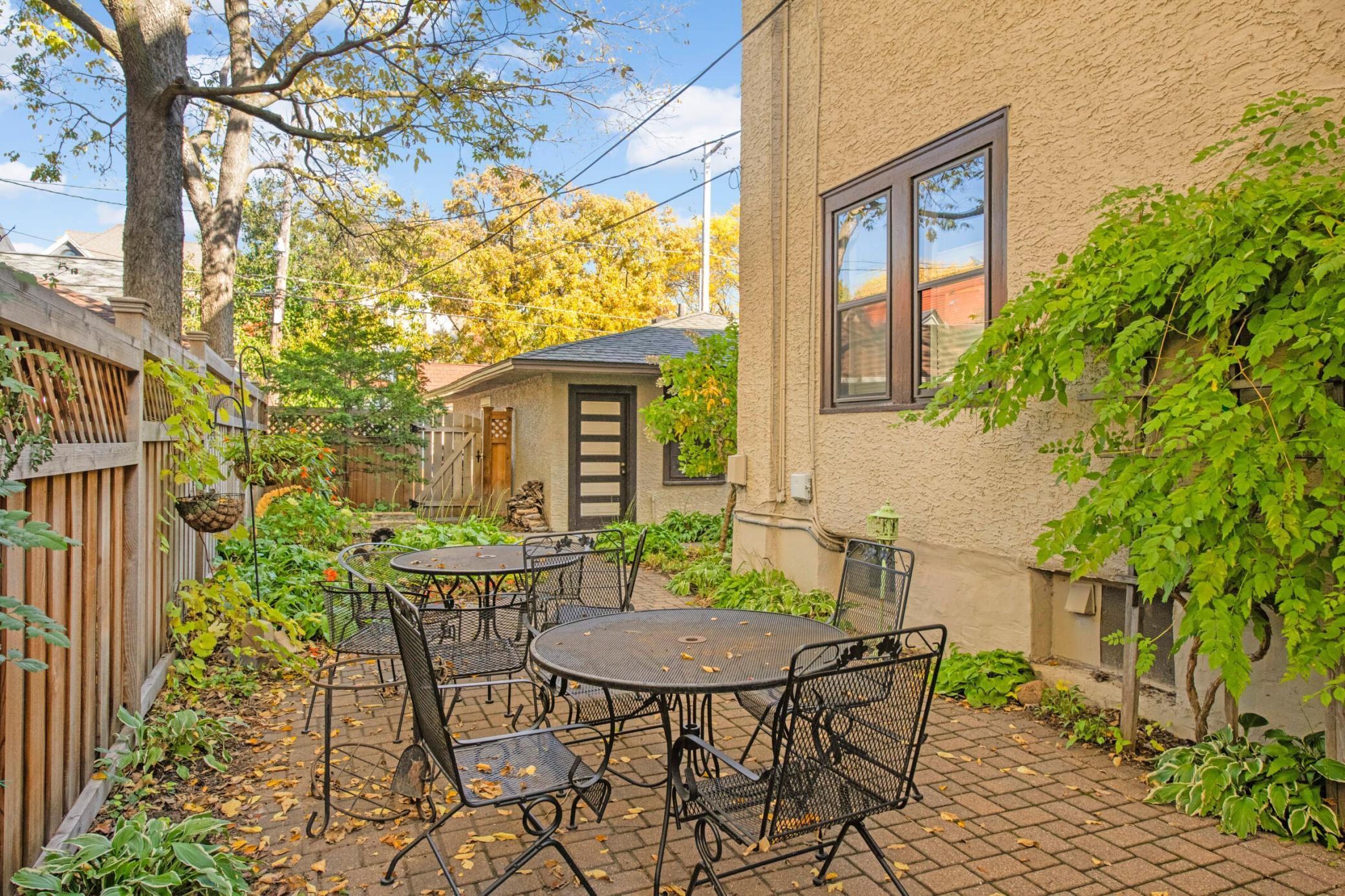 149 Grotto Street S Unit: 3