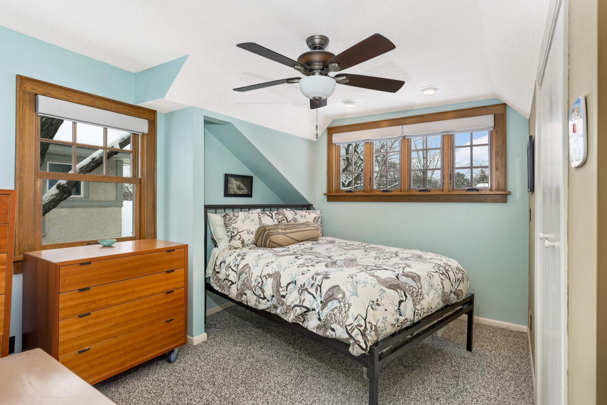 5344 Emerson Avenue S