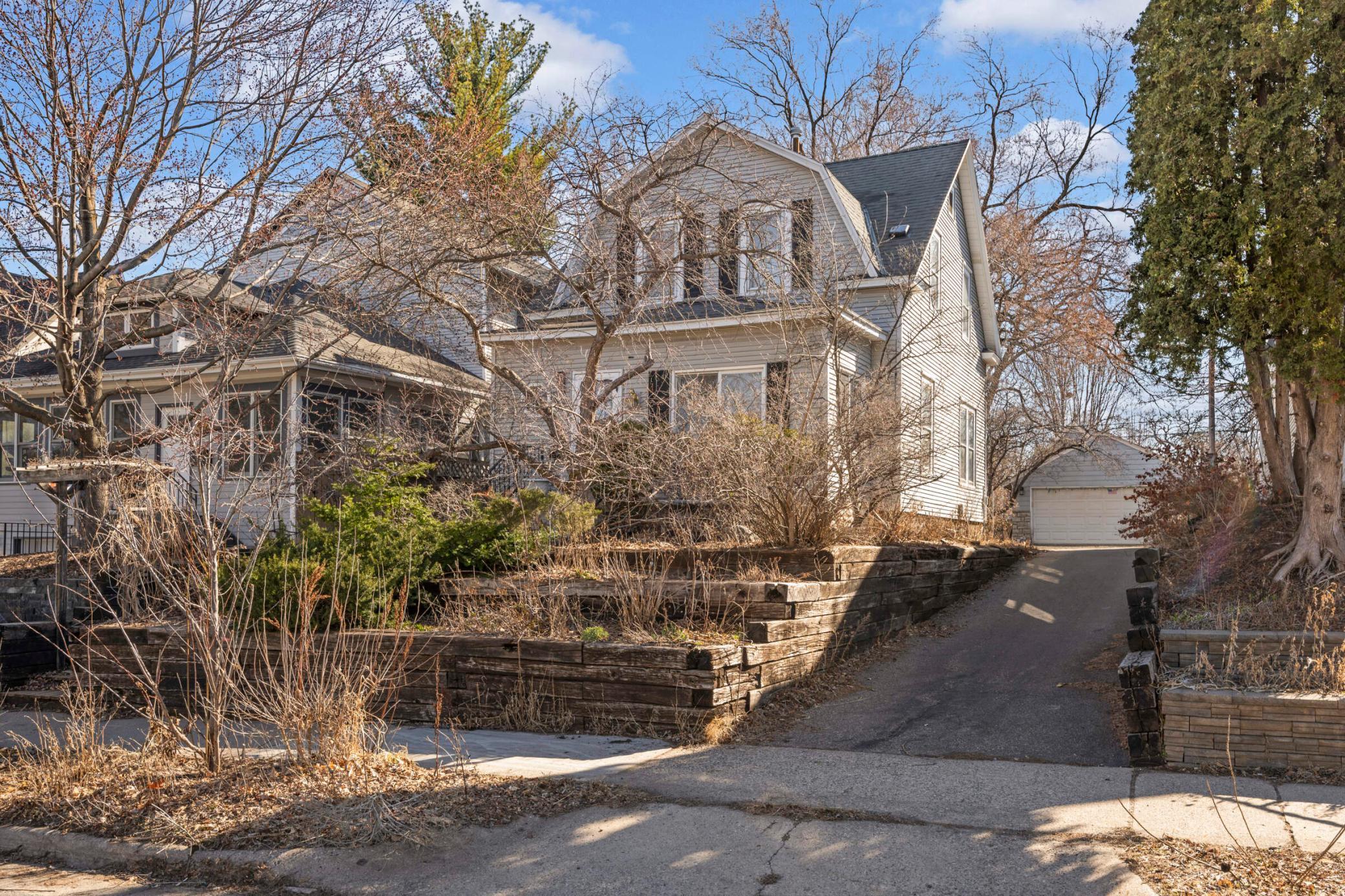 4425 Zenith Avenue S