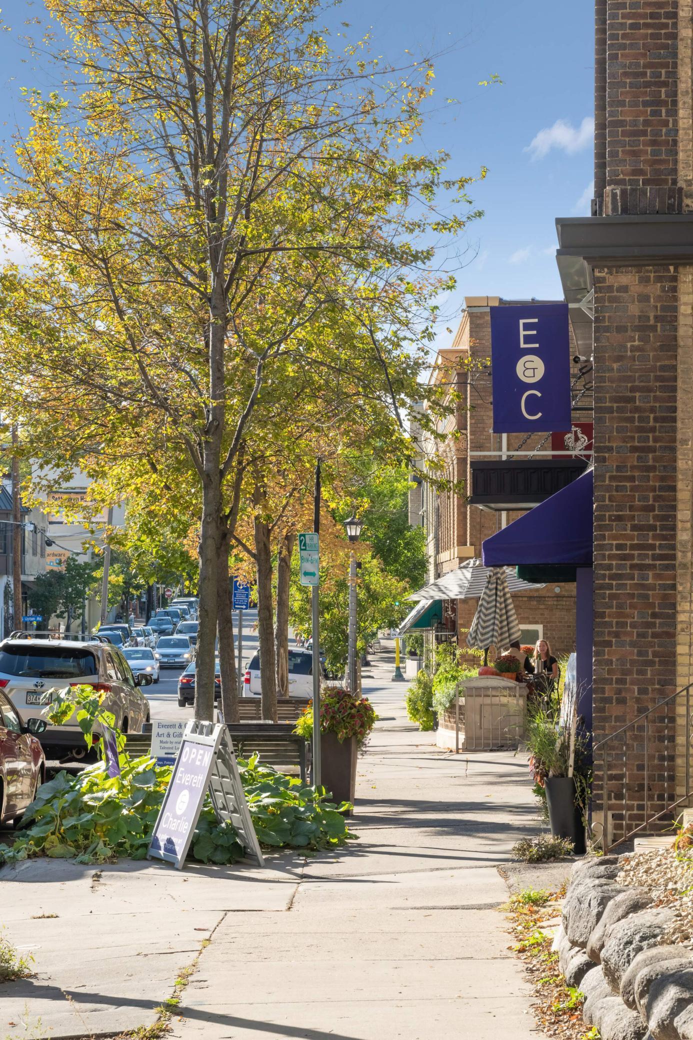 4425 Zenith Avenue S