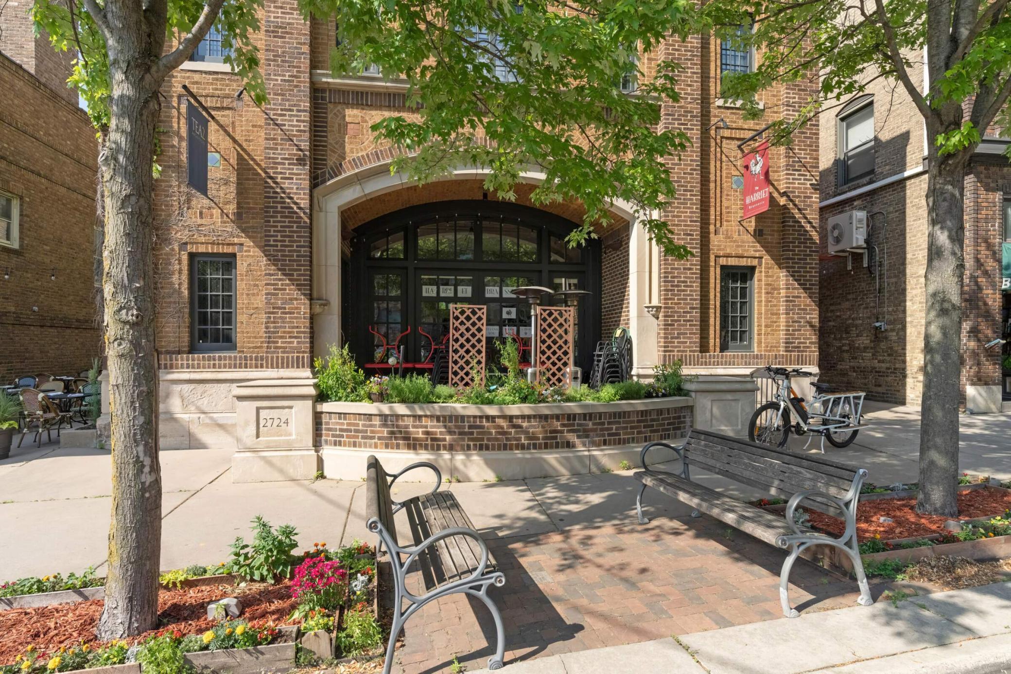 4425 Zenith Avenue S