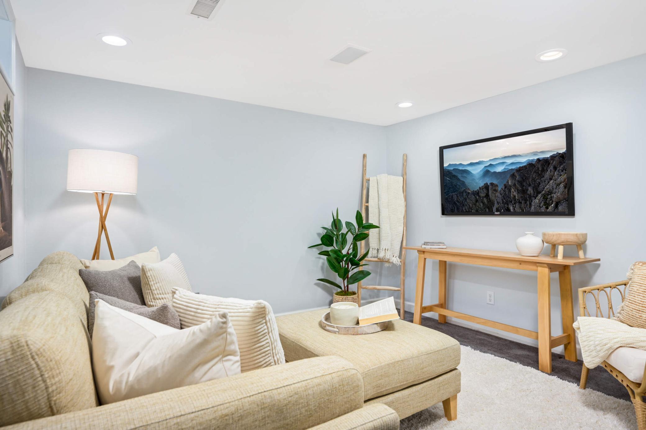 4421 Zenith Avenue S