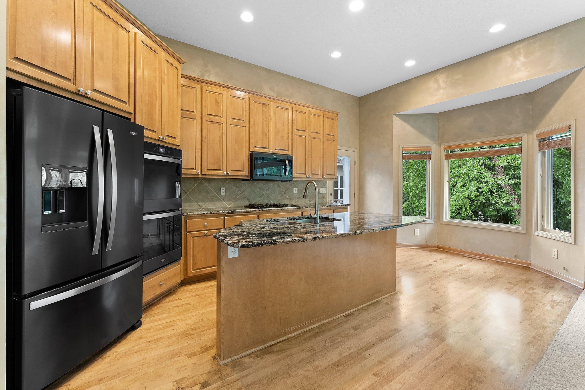 987 Nine Mile Cove E