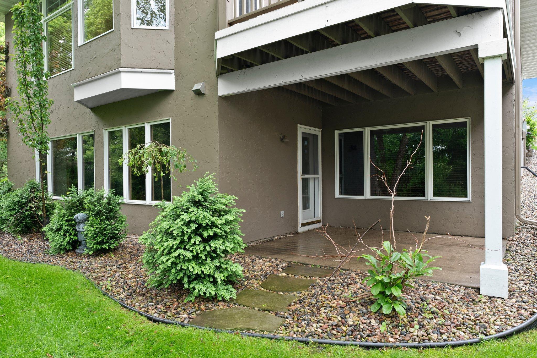 987 Nine Mile Cove E