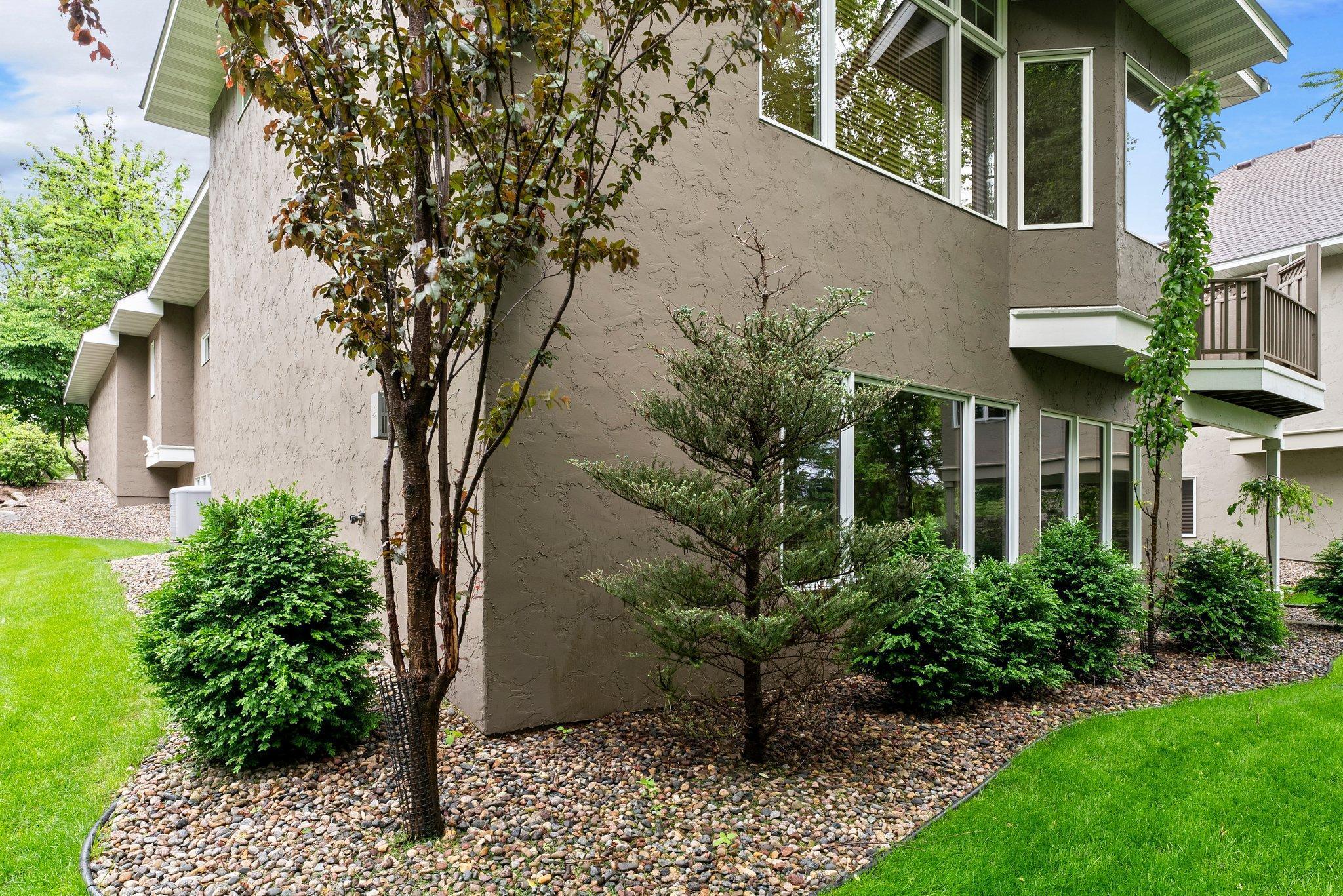 987 Nine Mile Cove E