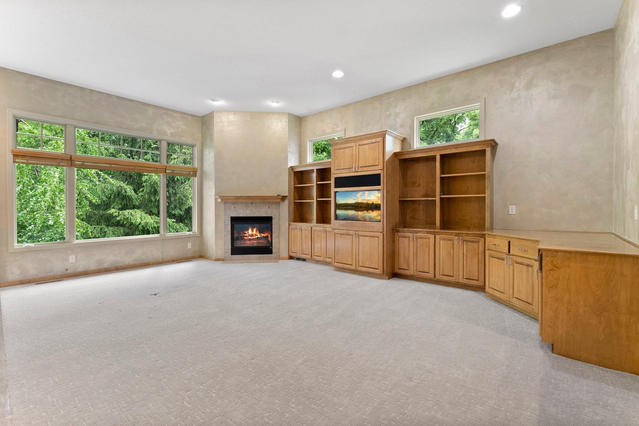 987 Nine Mile Cove E