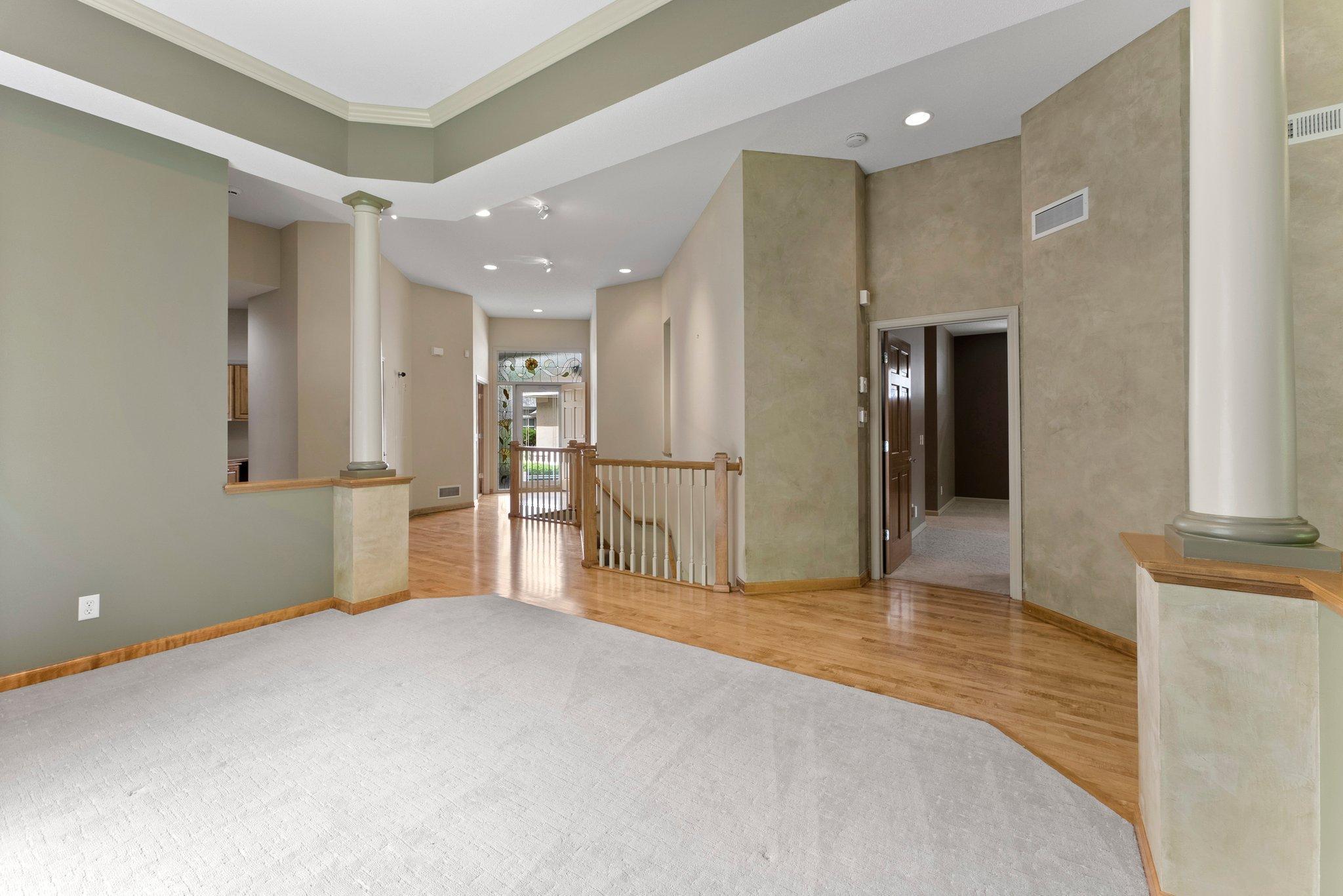 987 Nine Mile Cove E