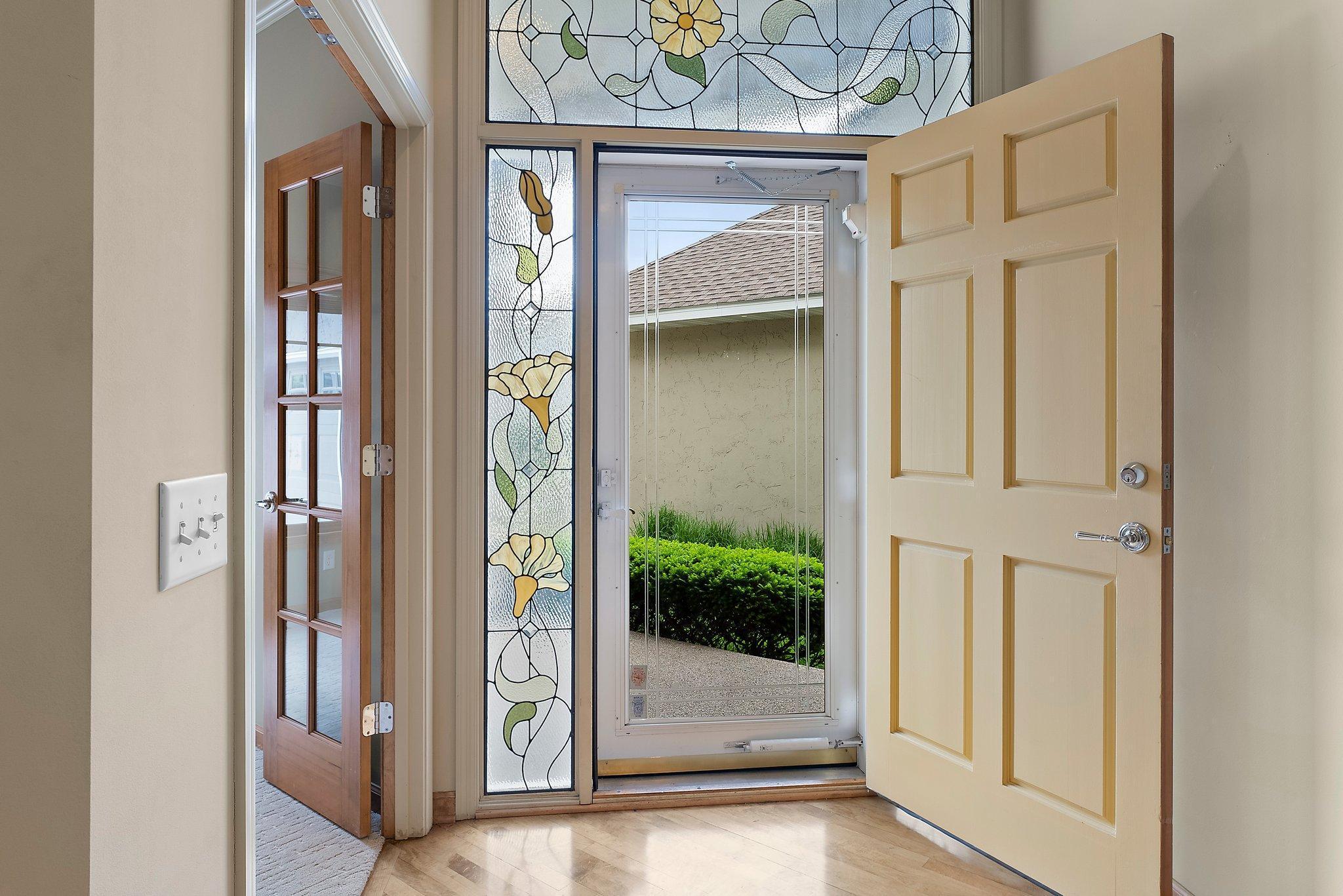 987 Nine Mile Cove E