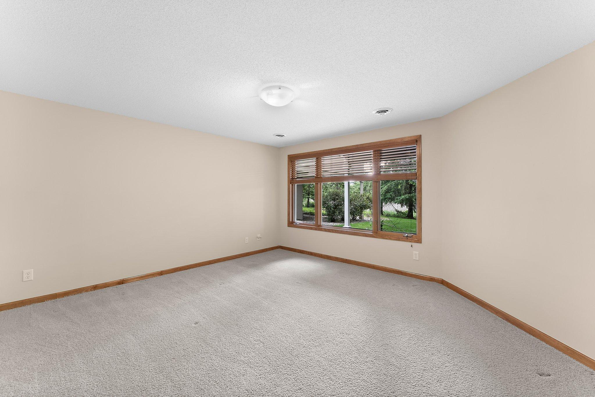 987 Nine Mile Cove E