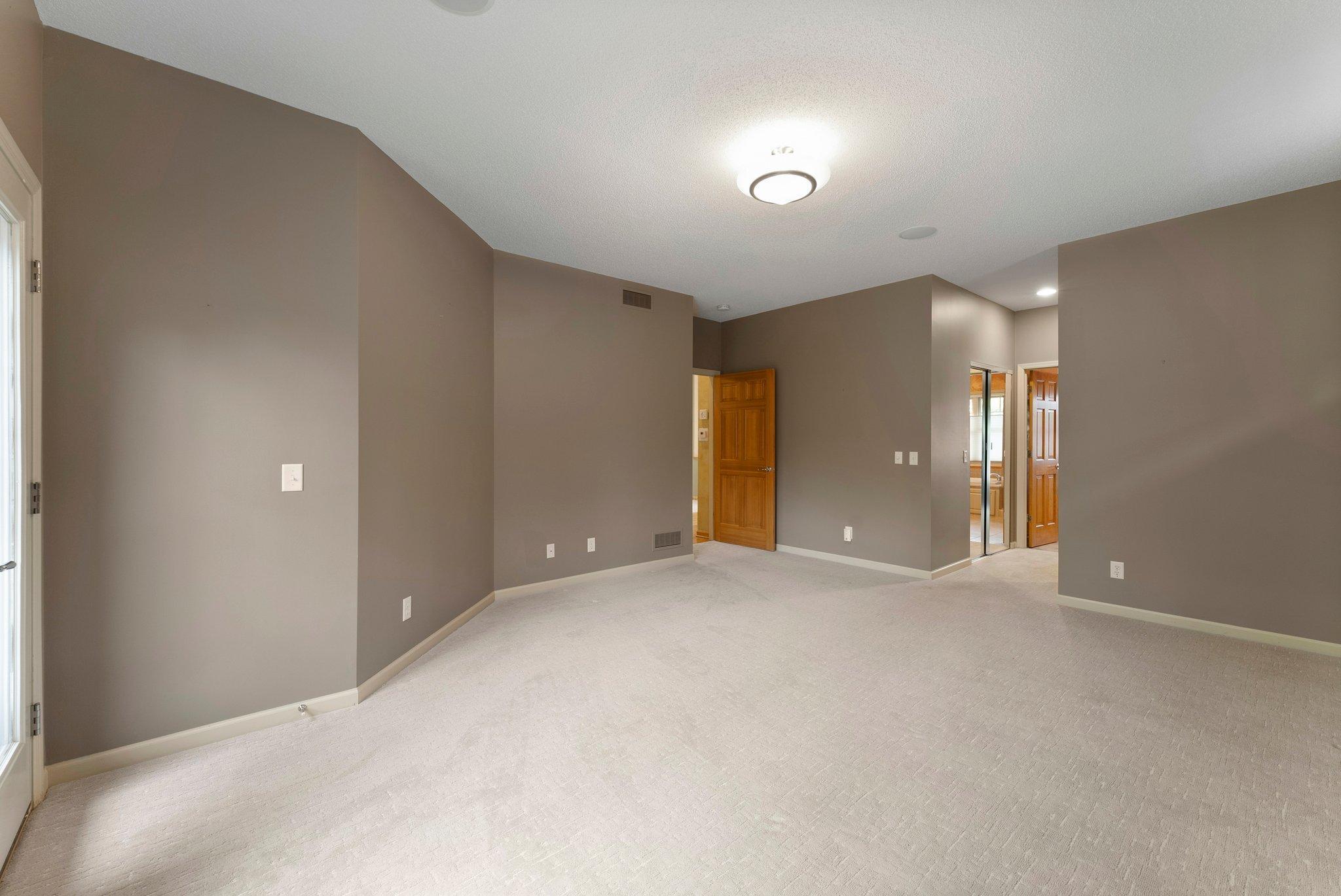 987 Nine Mile Cove E