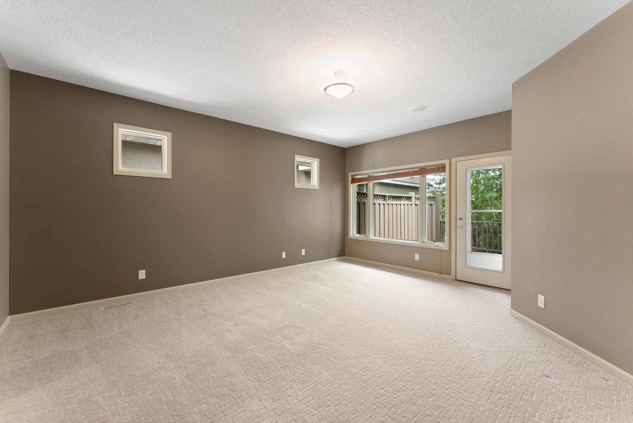 987 Nine Mile Cove E