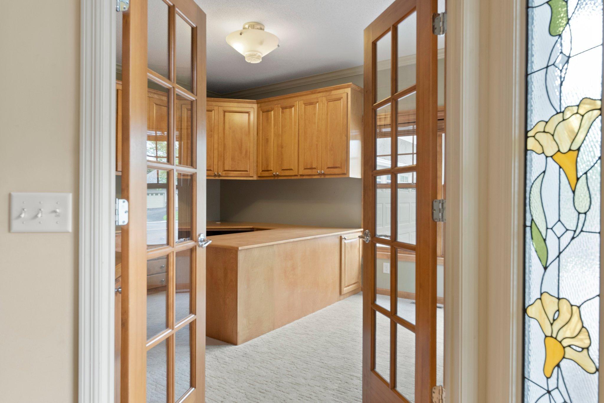 987 Nine Mile Cove E