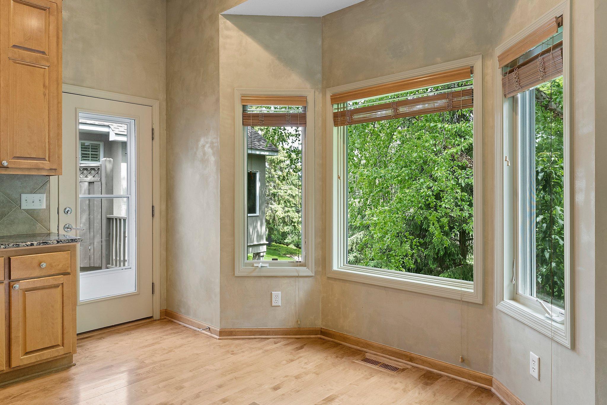 987 Nine Mile Cove E