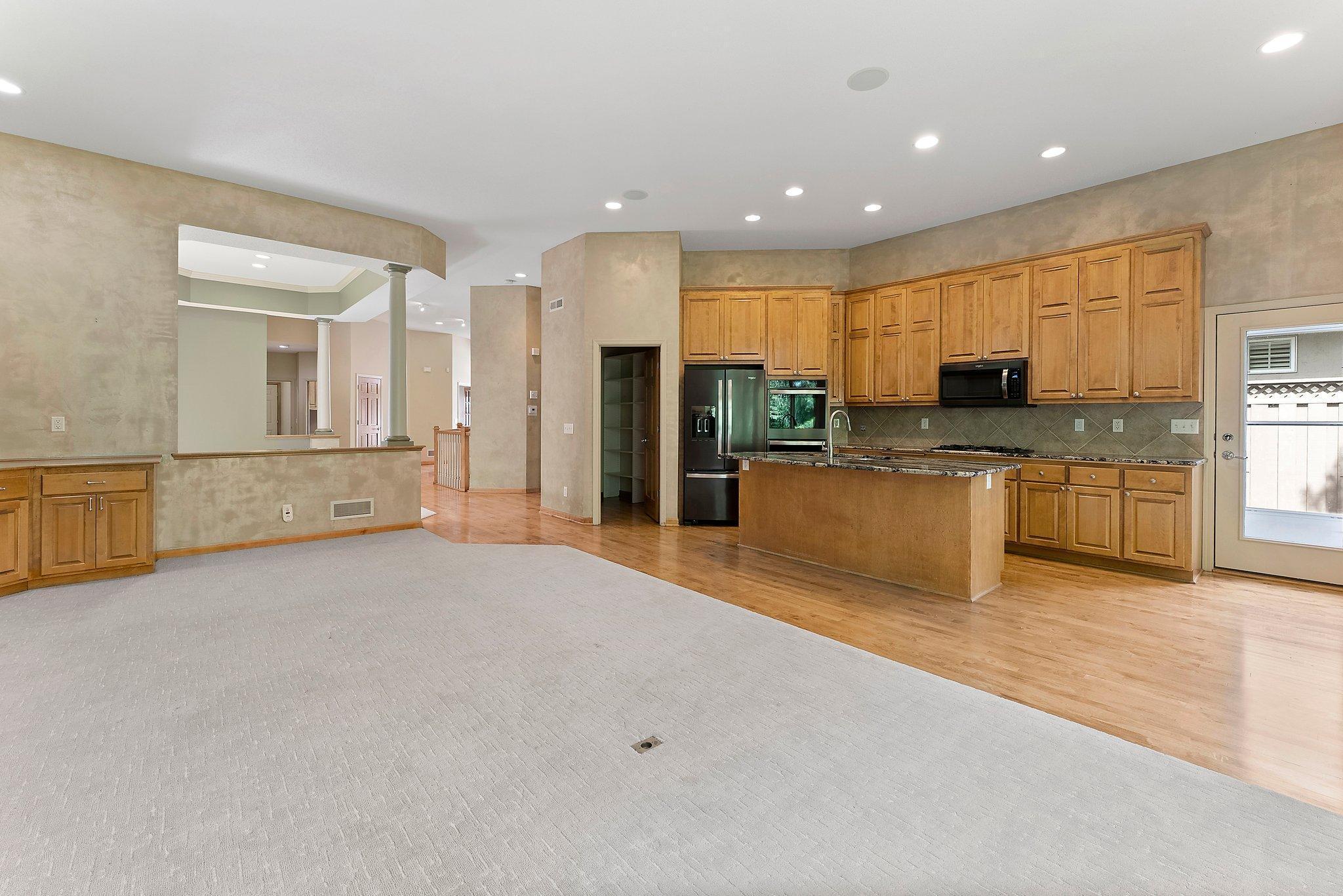 987 Nine Mile Cove E