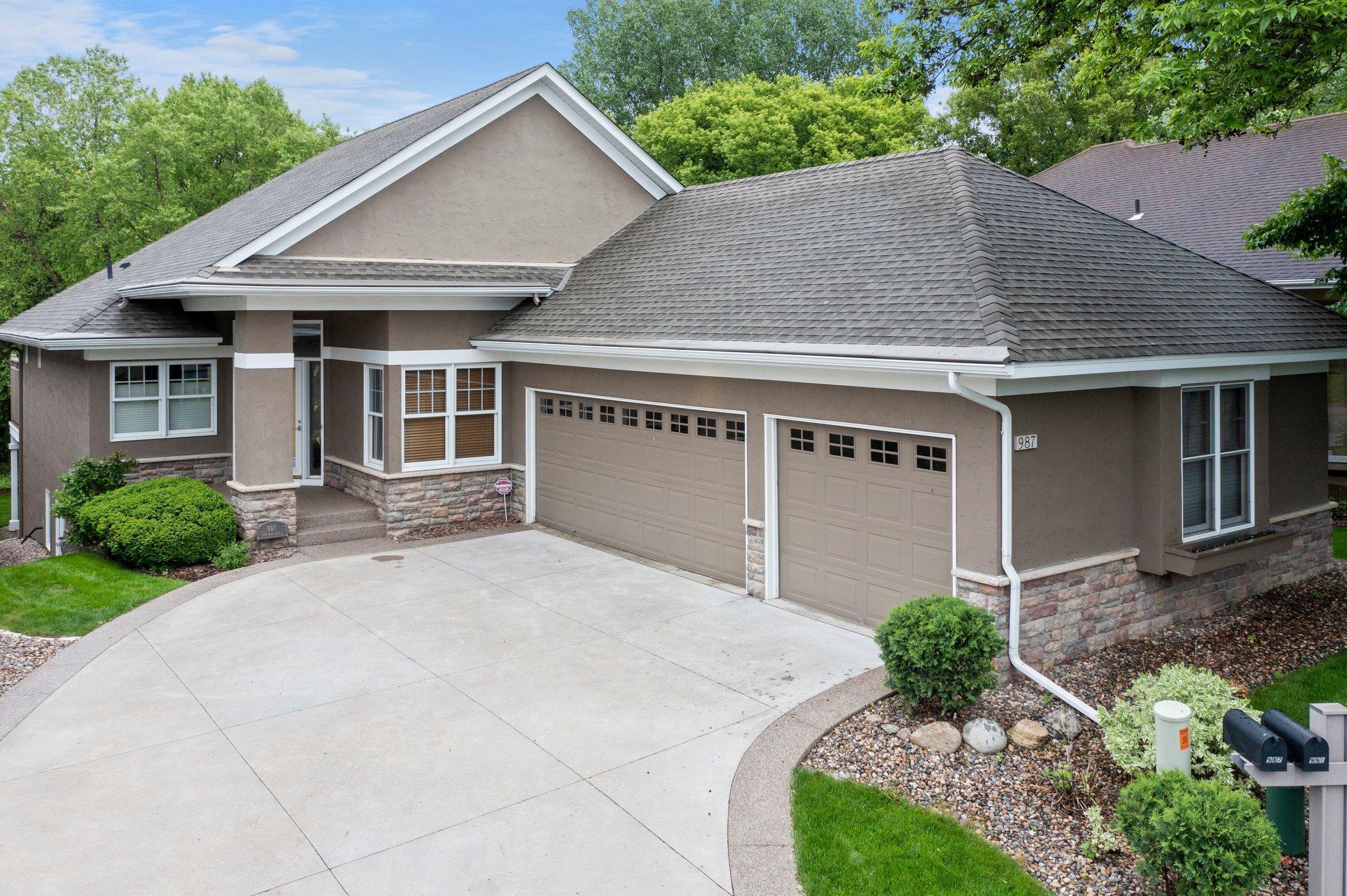 987 Nine Mile Cove E