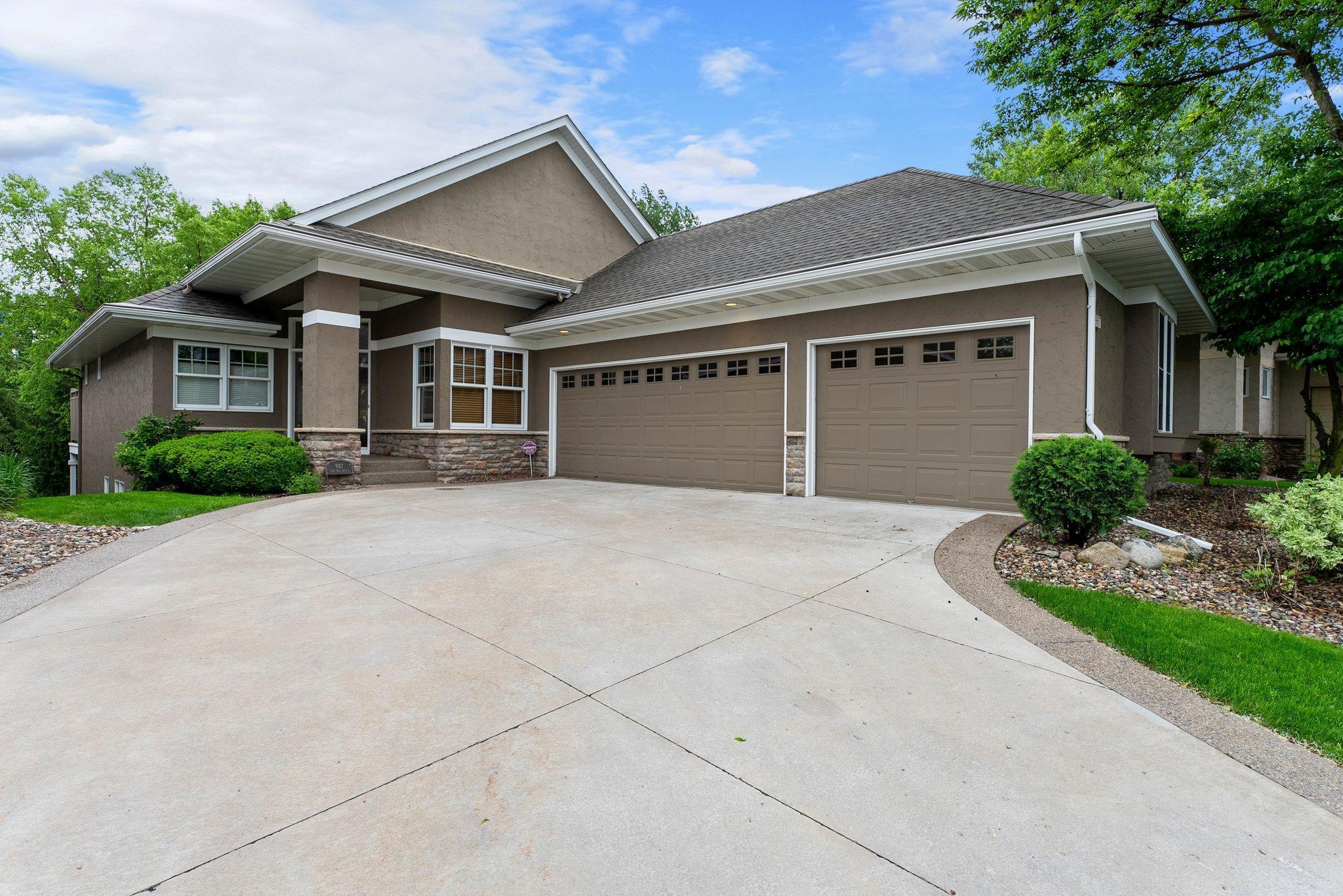 987 Nine Mile Cove E