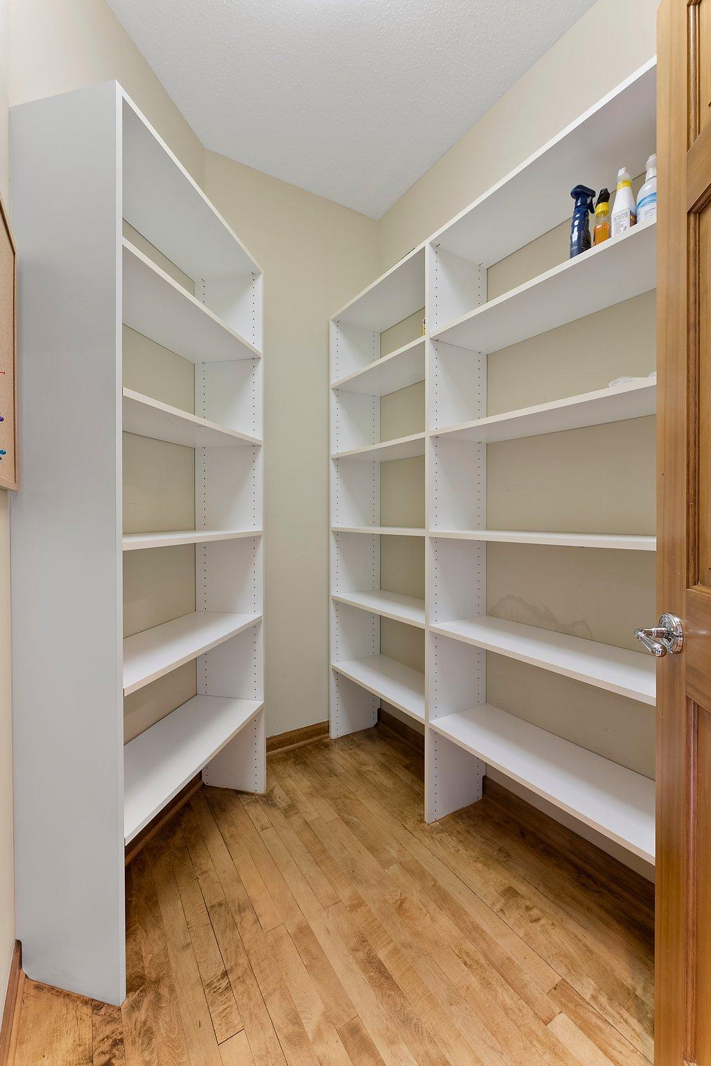 987 Nine Mile Cove E