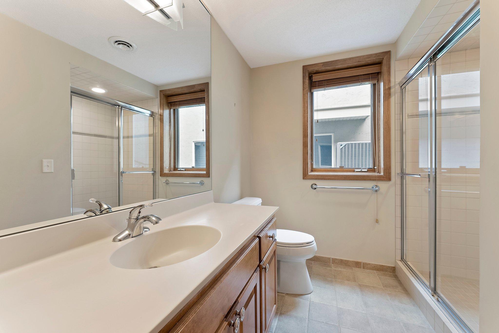 987 Nine Mile Cove E