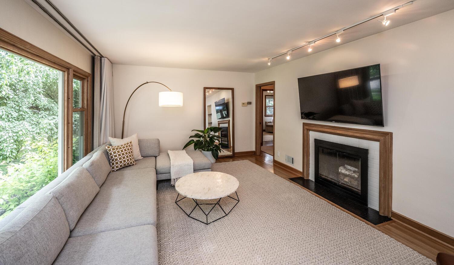 4026 Xerxes Avenue S