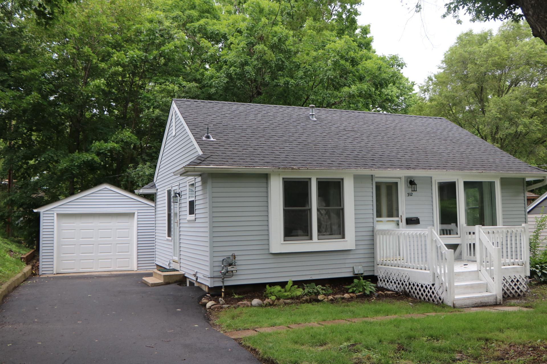 312 Harrison Avenue S