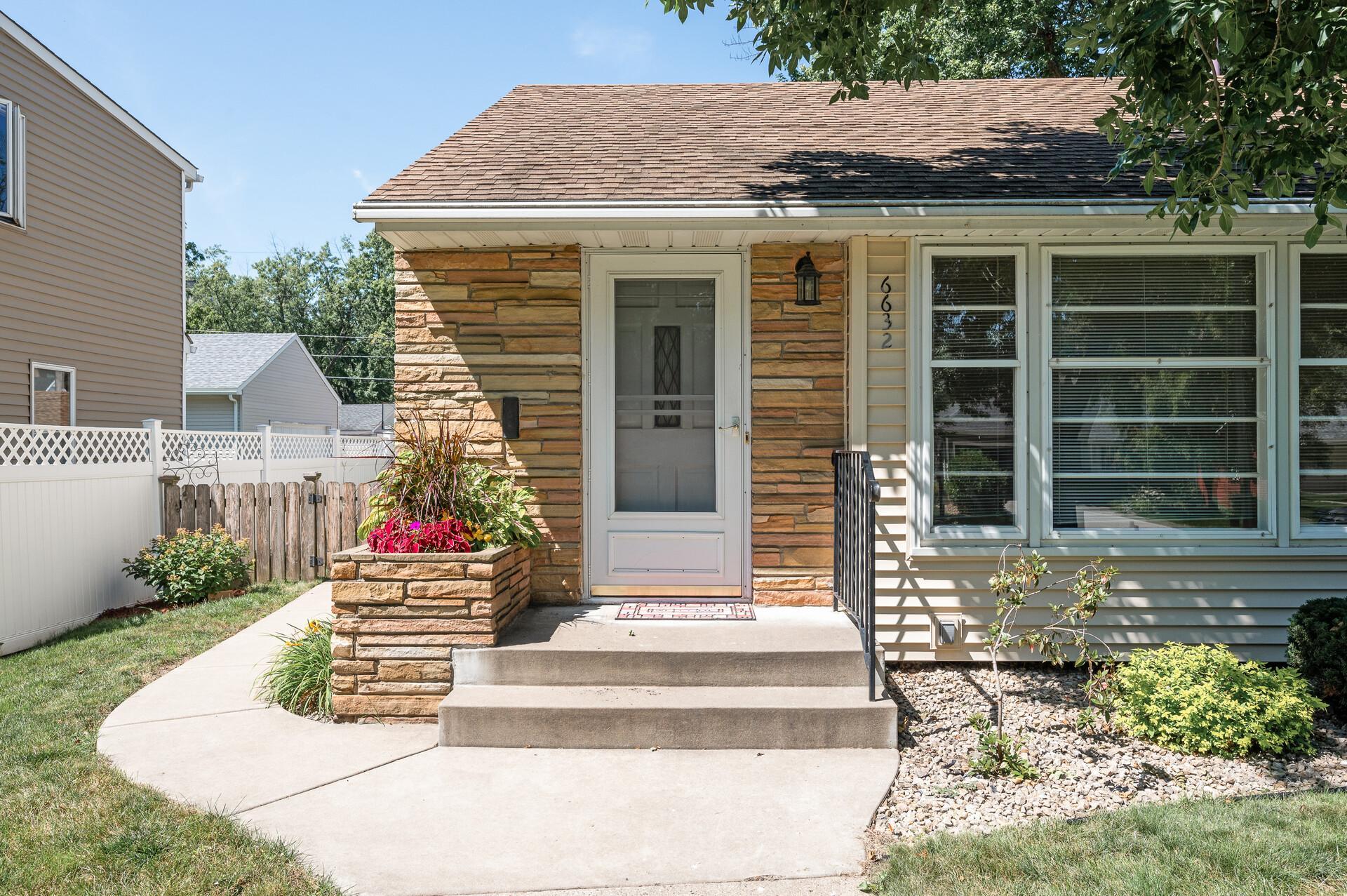 6632 Washburn Avenue S