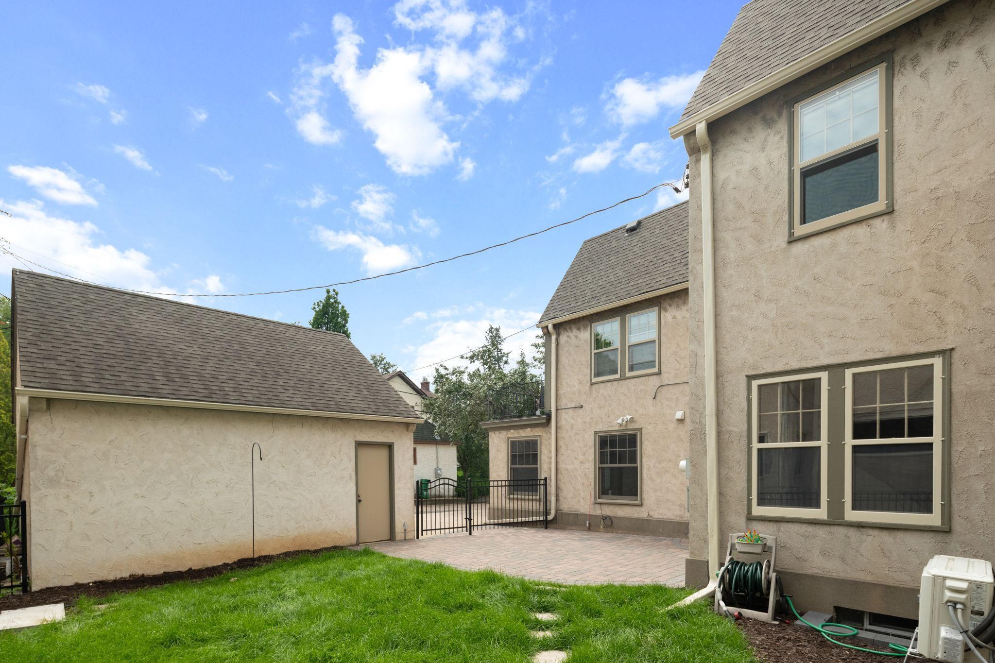 721 W Minnehaha Parkway