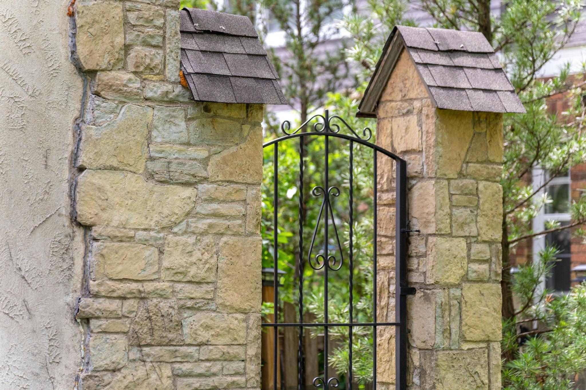 721 W Minnehaha Parkway