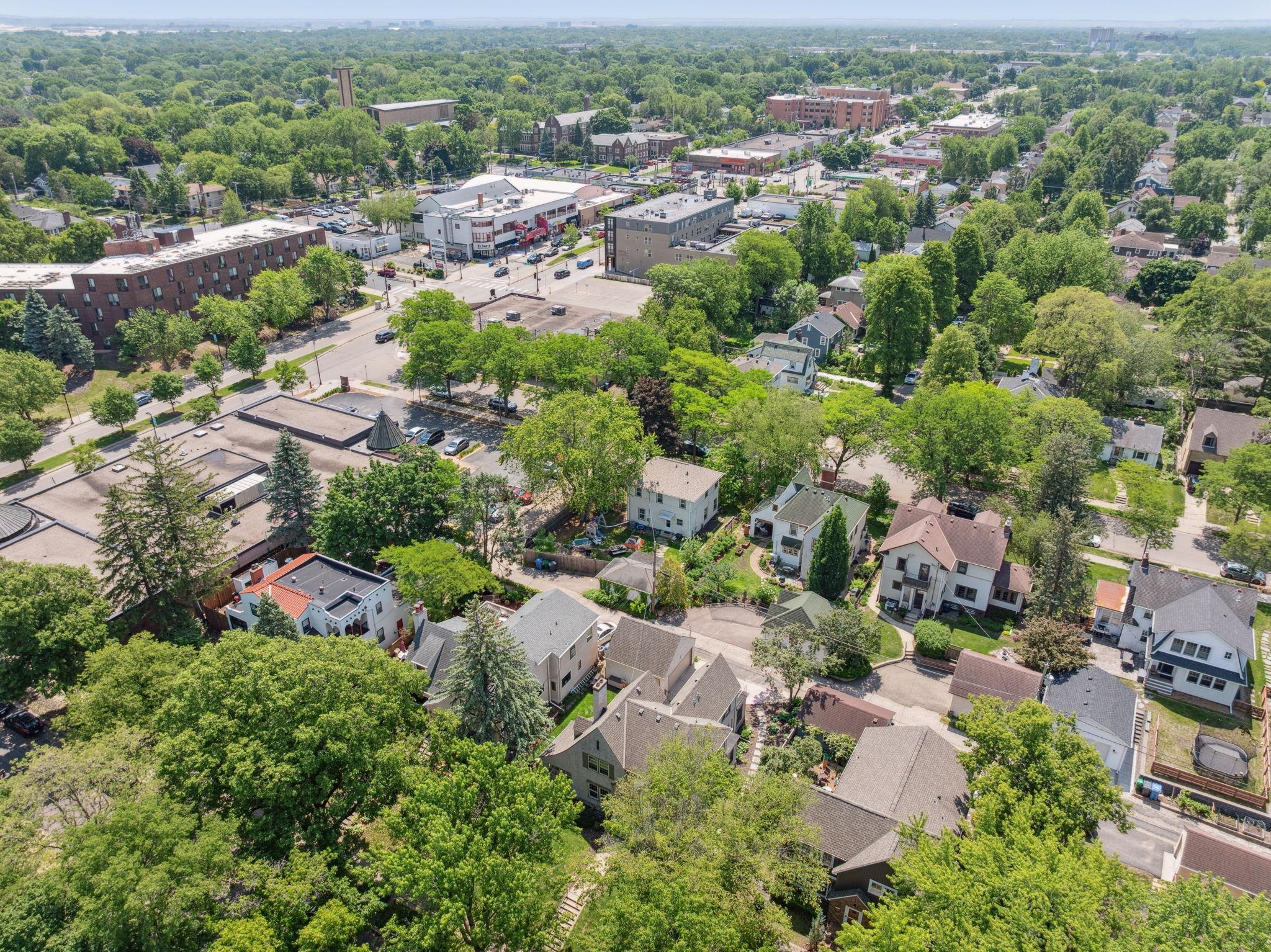 721 W Minnehaha Parkway