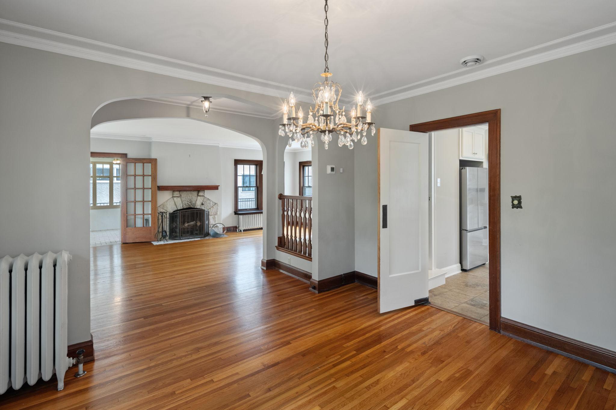 721 W Minnehaha Parkway