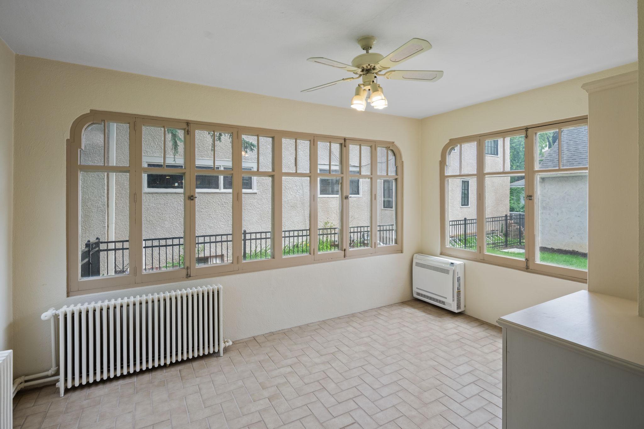 721 W Minnehaha Parkway