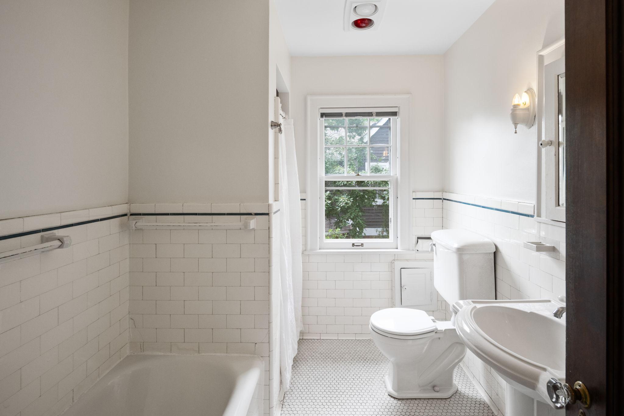 721 W Minnehaha Parkway