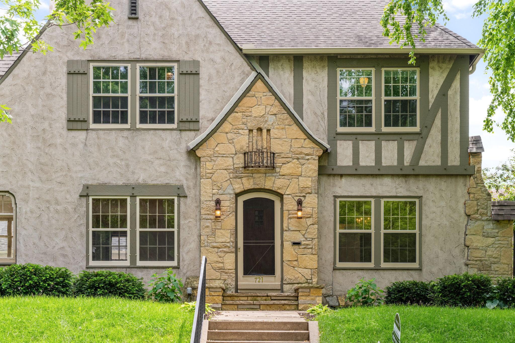 721 W Minnehaha Parkway