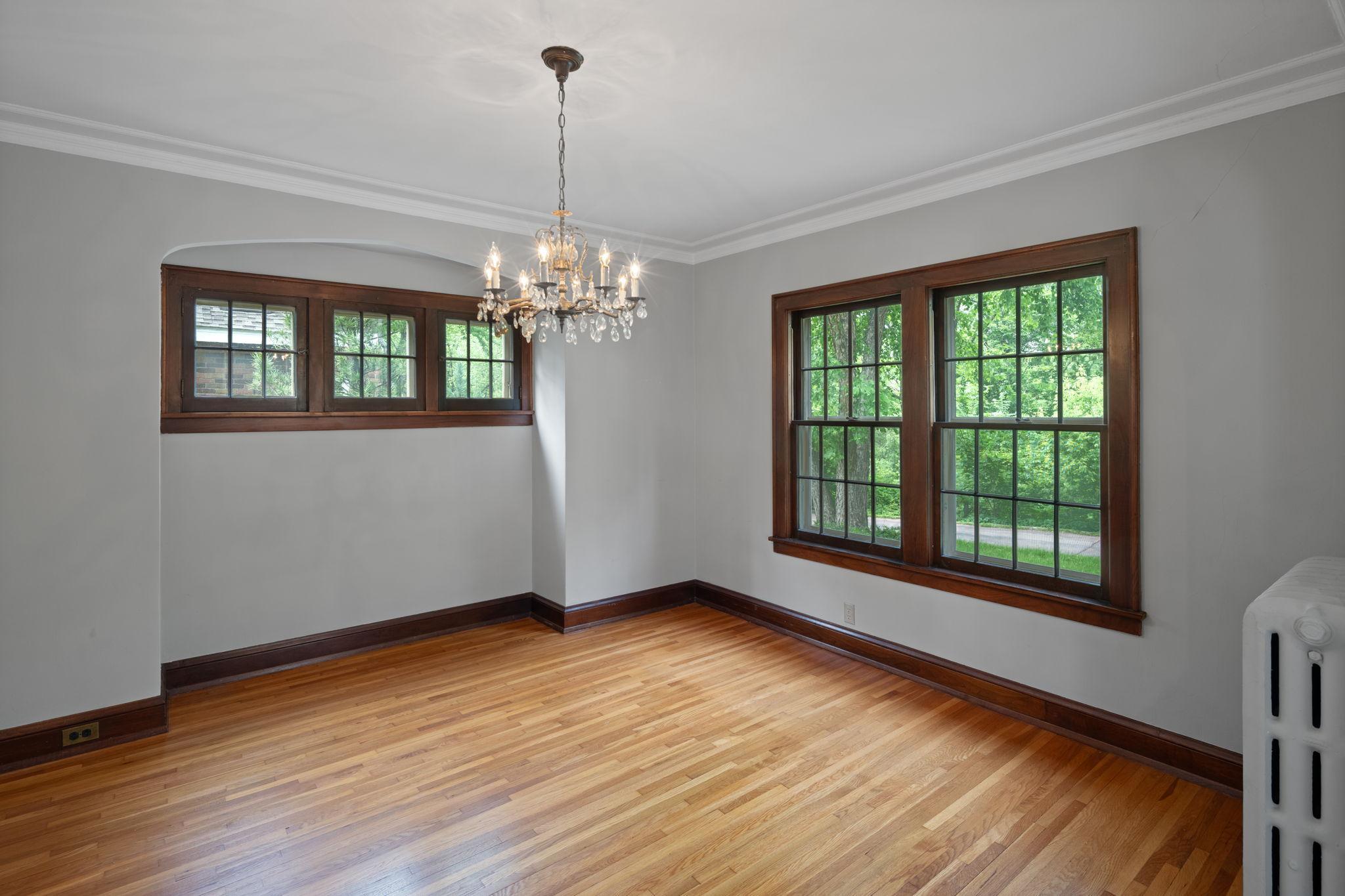 721 W Minnehaha Parkway