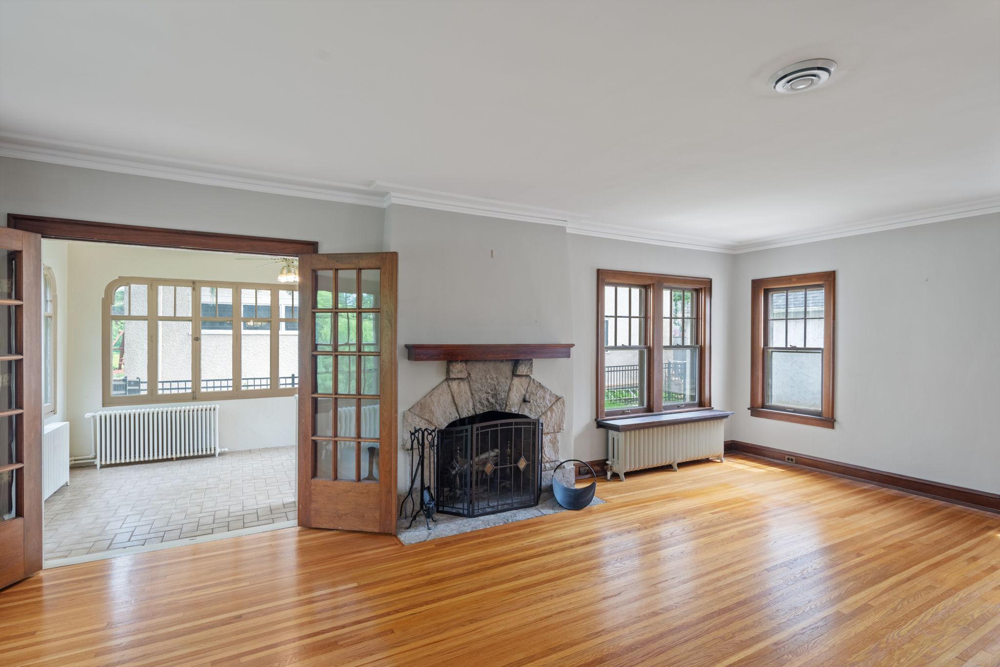 721 W Minnehaha Parkway