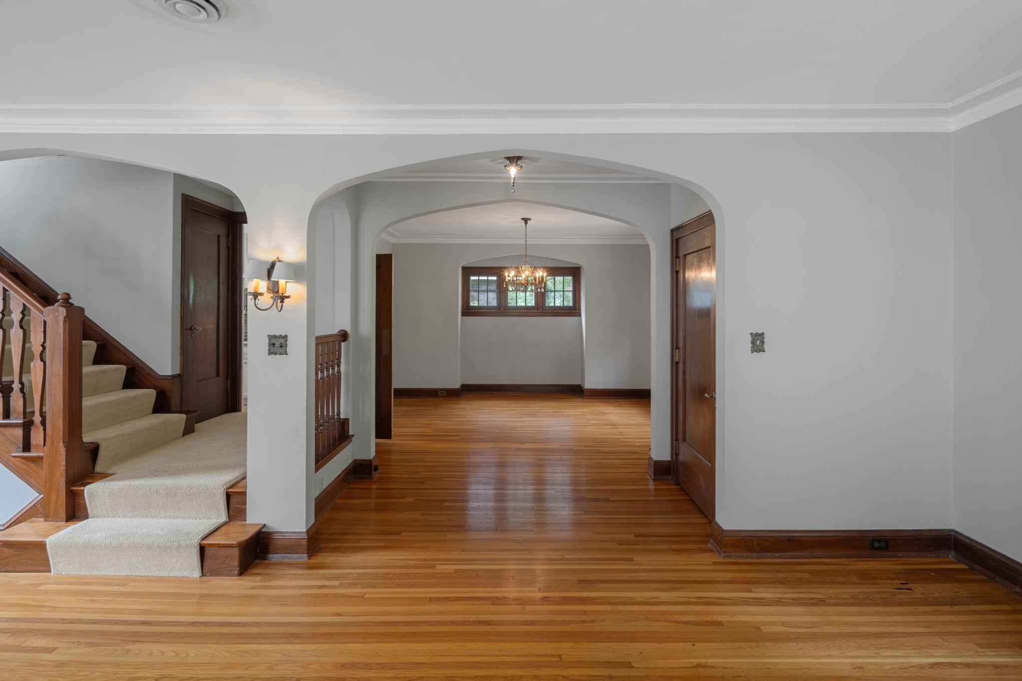 721 W Minnehaha Parkway