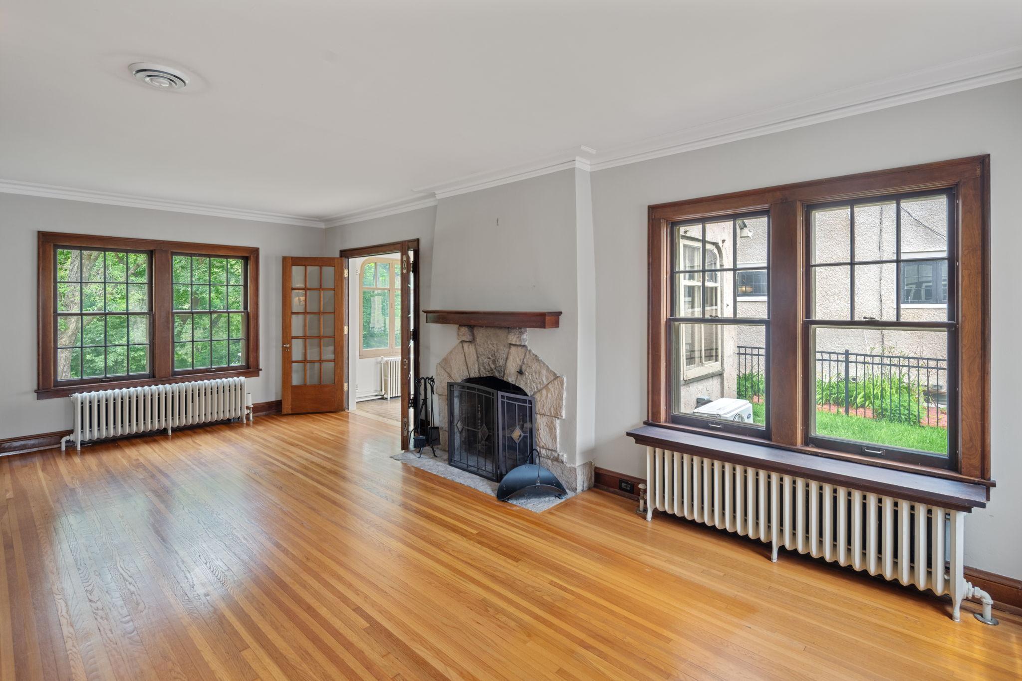 721 W Minnehaha Parkway