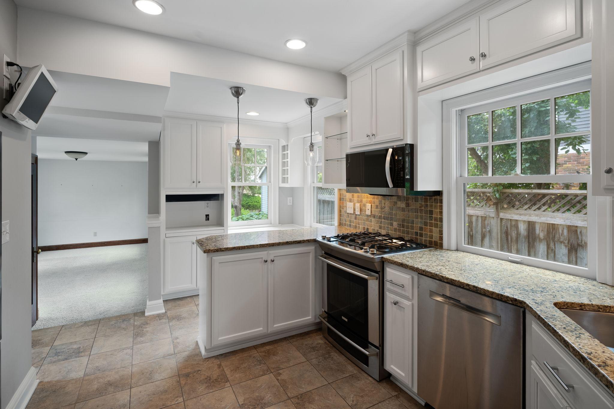 721 W Minnehaha Parkway