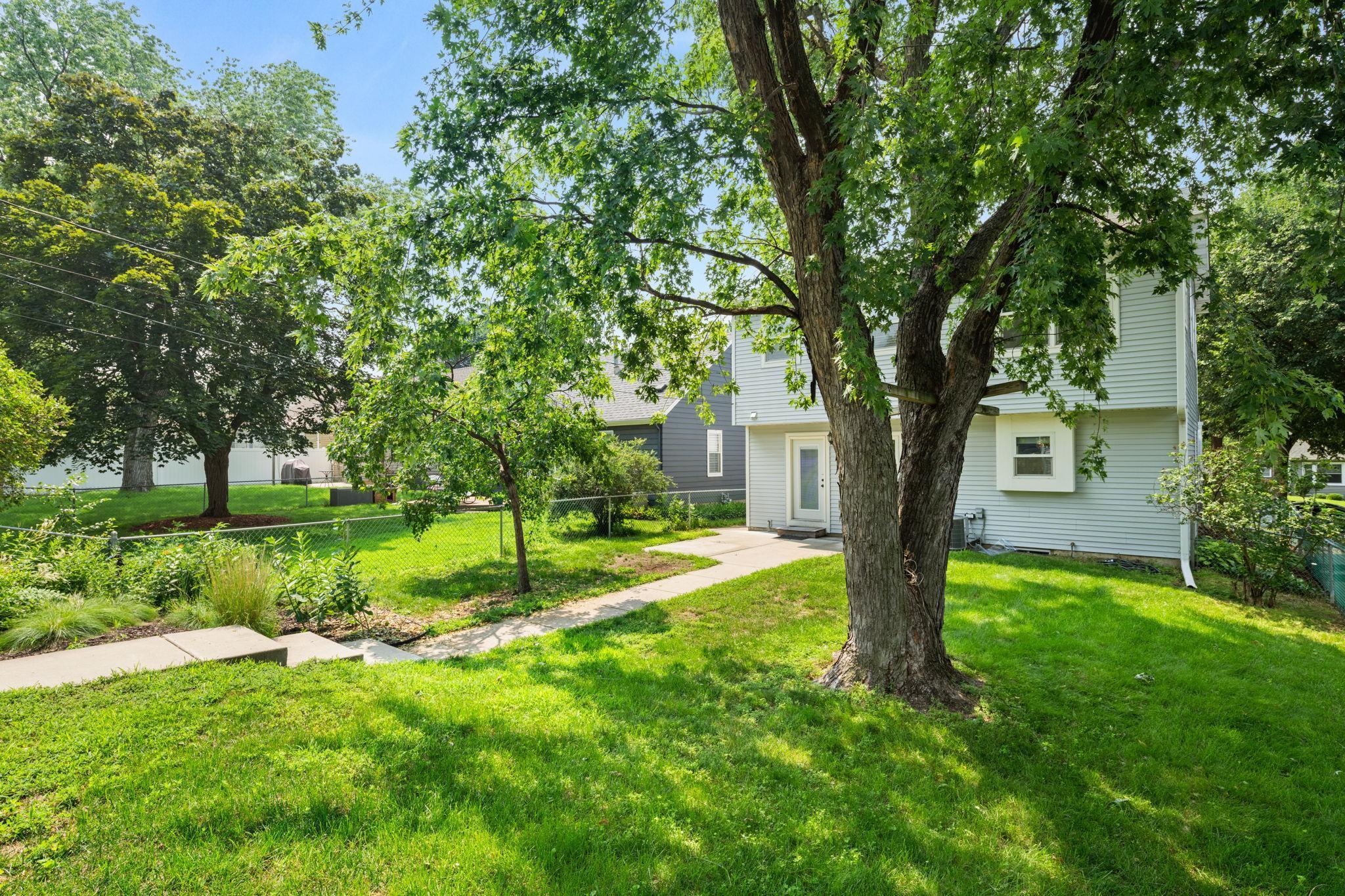 5925 Vincent Avenue S