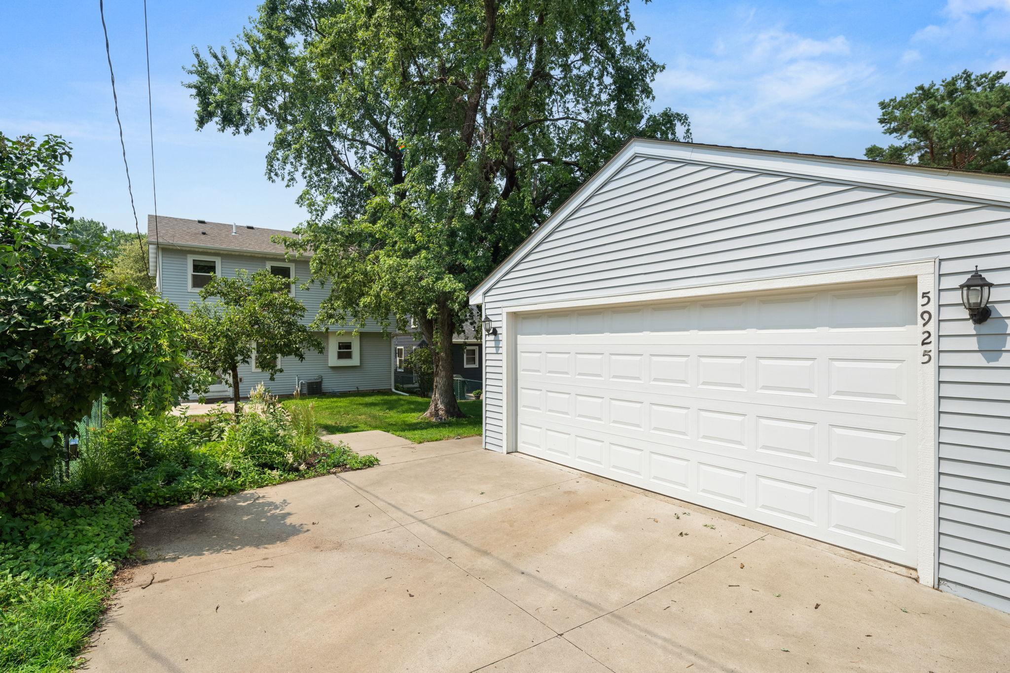 5925 Vincent Avenue S