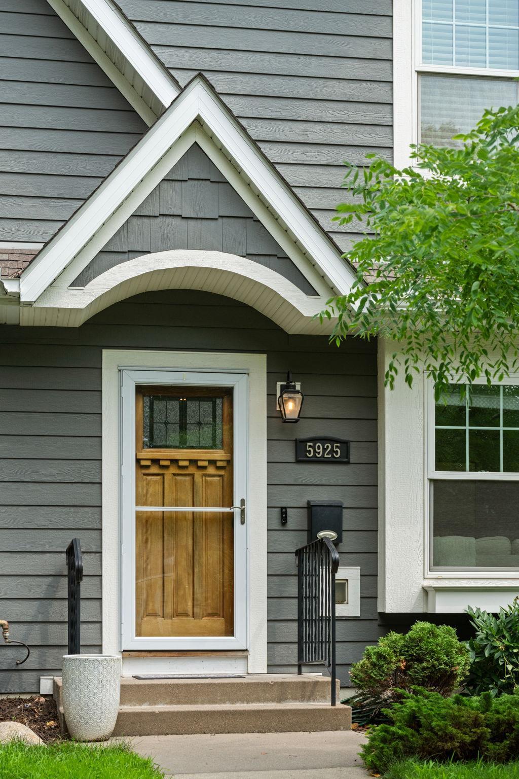 5925 Vincent Avenue S