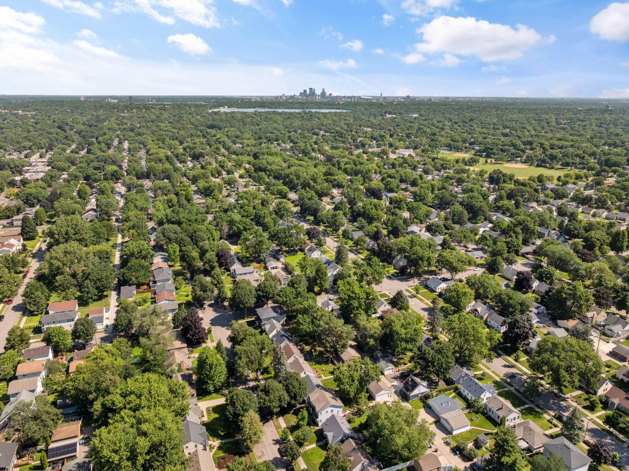 6112 Russell Avenue S