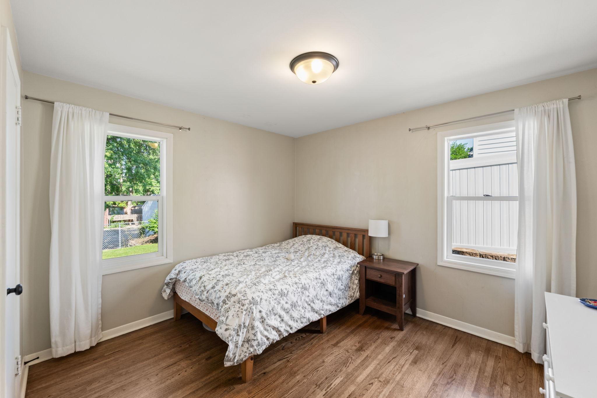 6112 Russell Avenue S