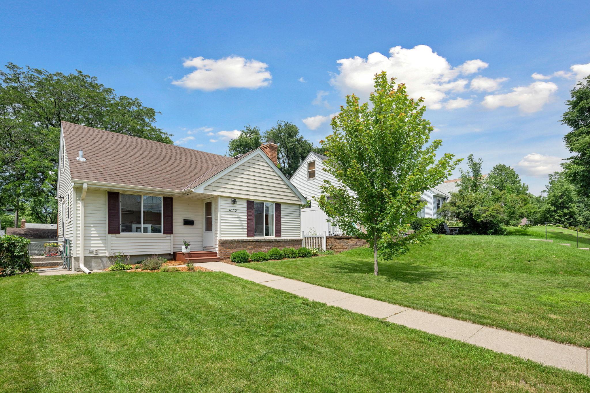 6112 Russell Avenue S