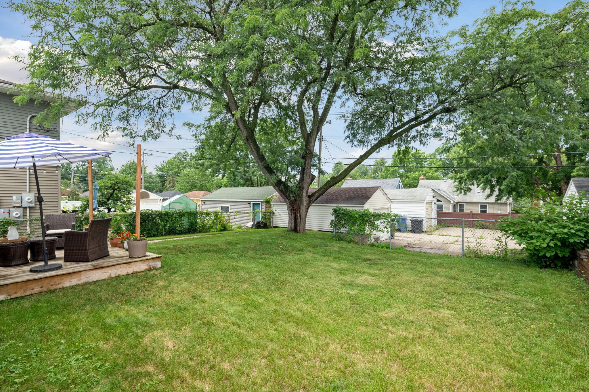 6112 Russell Avenue S