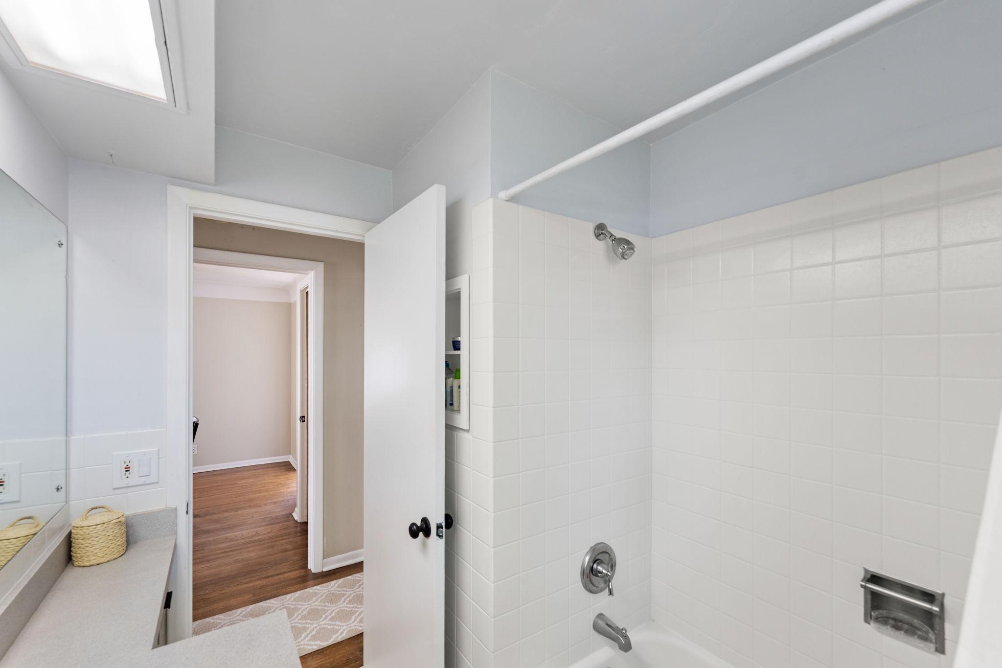 6112 Russell Avenue S